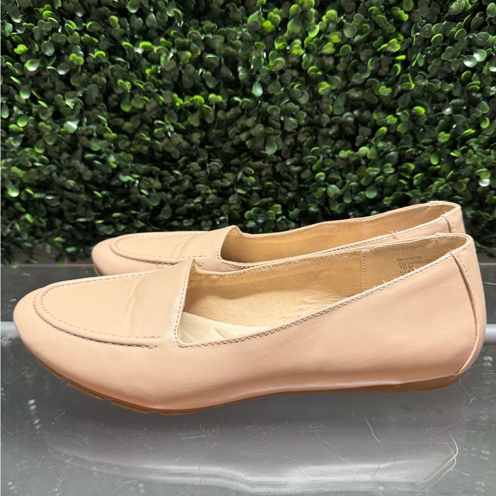 Cliffs by WHITE MOUNTAIN Women's Cream Loafers - Picture 6 of 10
